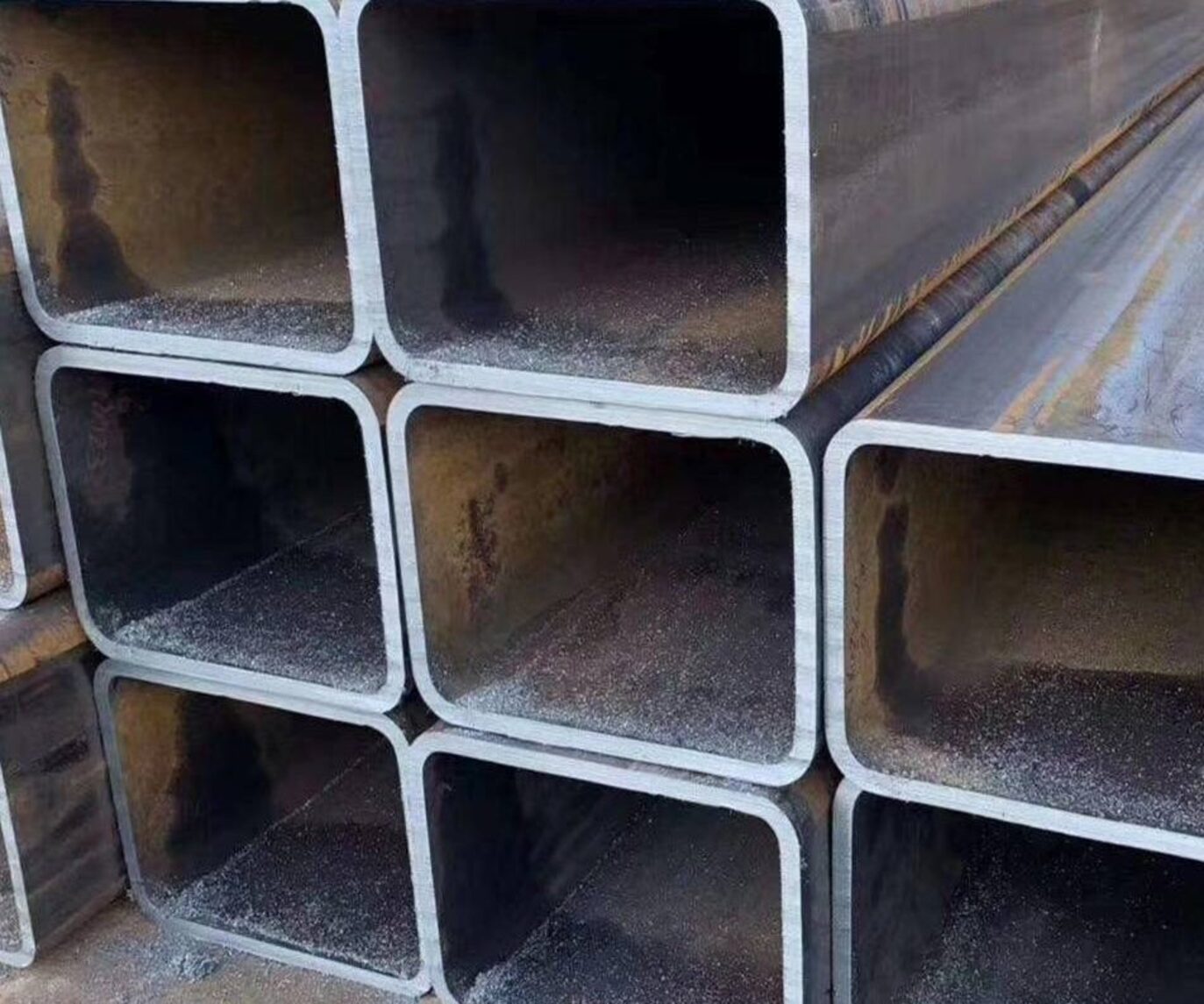 Application and Selection of Square and Rectangular Tubes in Solar Photovoltaic Supports