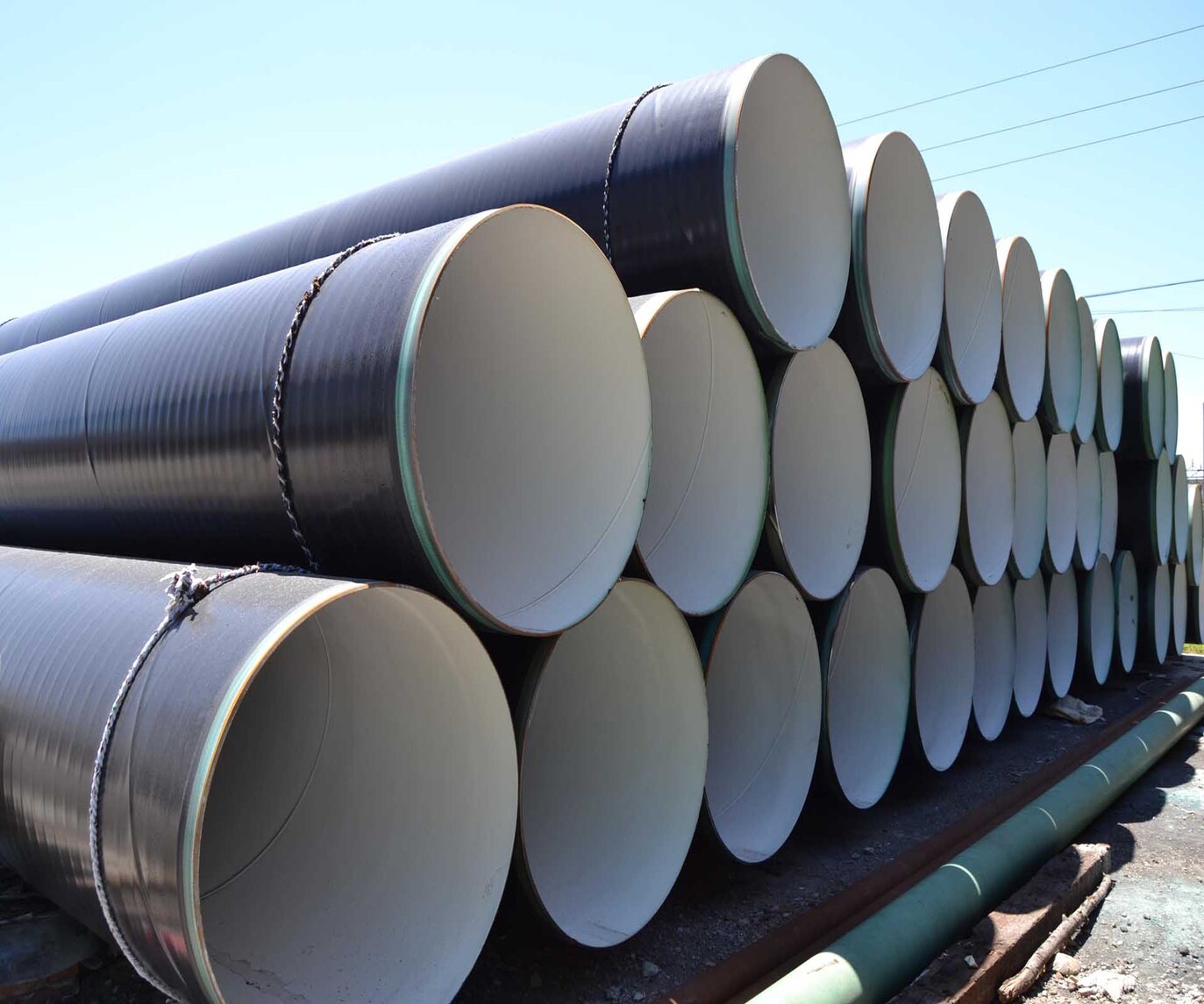 What are the differences between ordinary and reinforced 3PE anti-corrosion steel pipes? Does thickness determine lifespan?