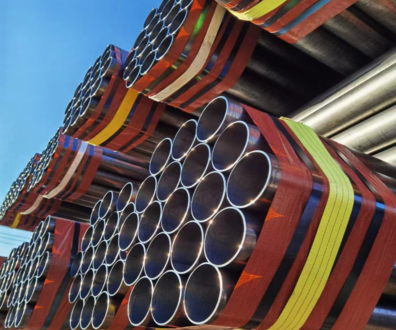 What are the applications of ASTM A500 round tubes in mechanical manufacturing and equipment frames?