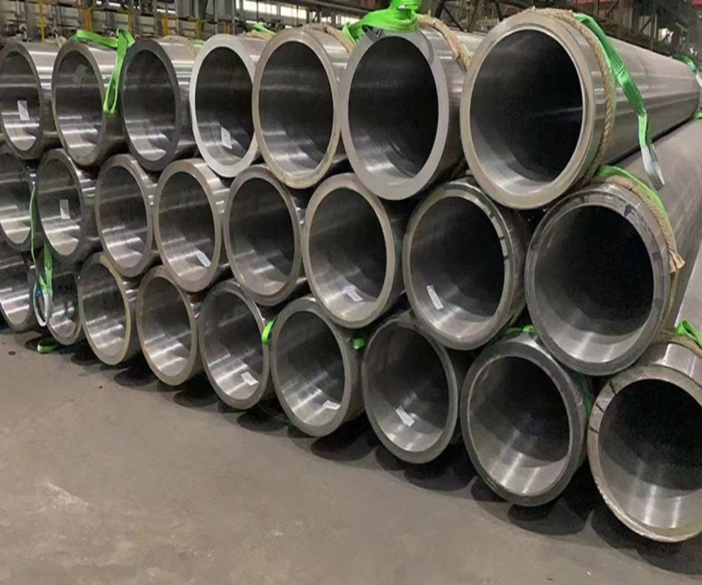 Advantages and applications of thick-walled seamless steel pipes