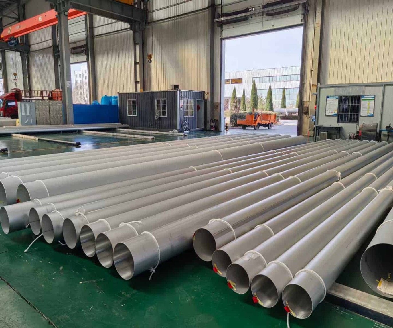 How is thick-walled steel pipe defined? Wall thickness limits, outer diameter range, and mainstream manufacturing processes.