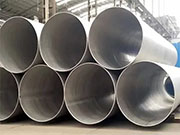 What are the characteristics of large-diameter industrial steel pipes
